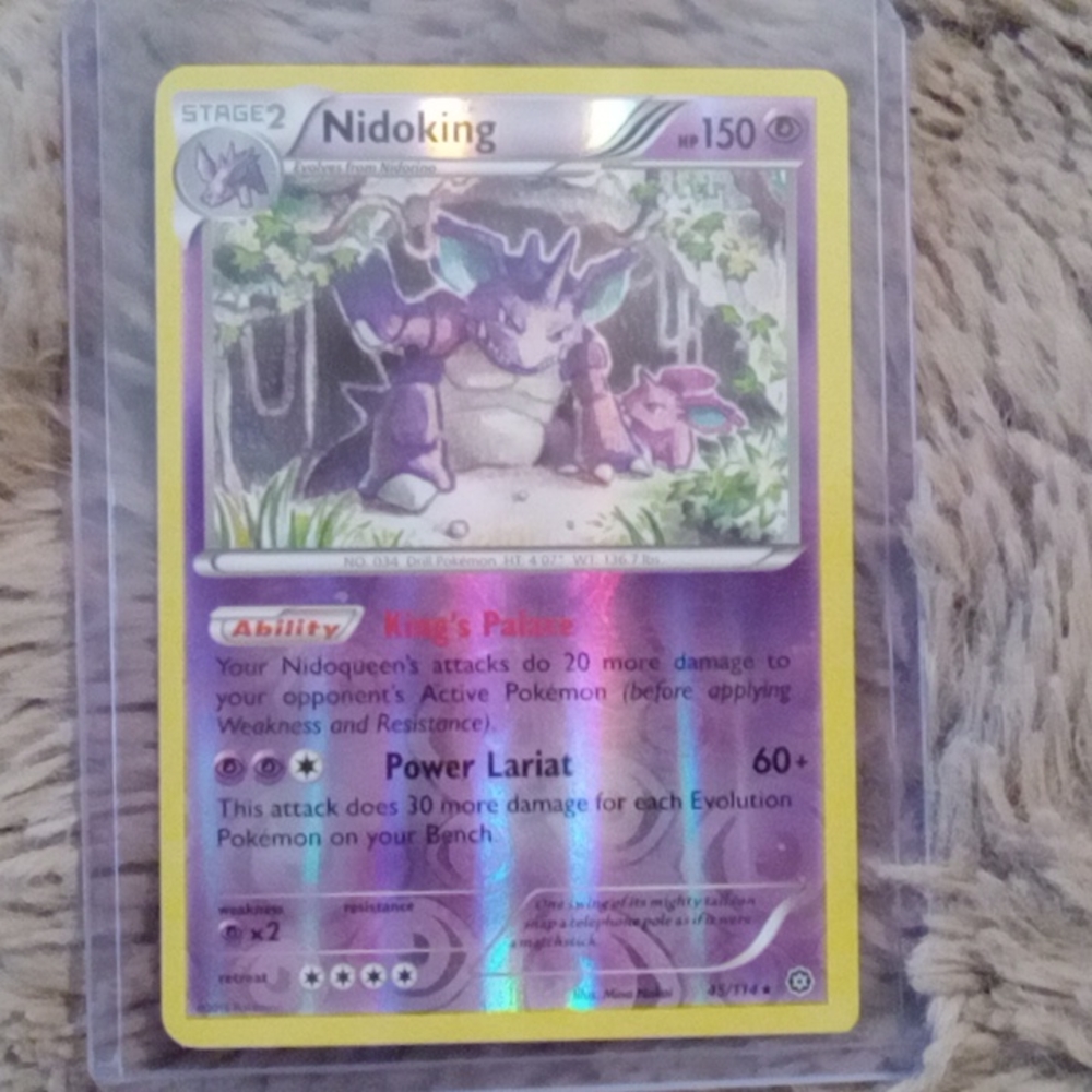 Holographic nidoking 45/114 near mint grade ready